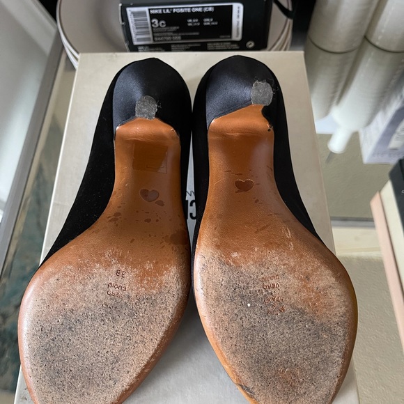 Pre-owned - Picture 2 of 2